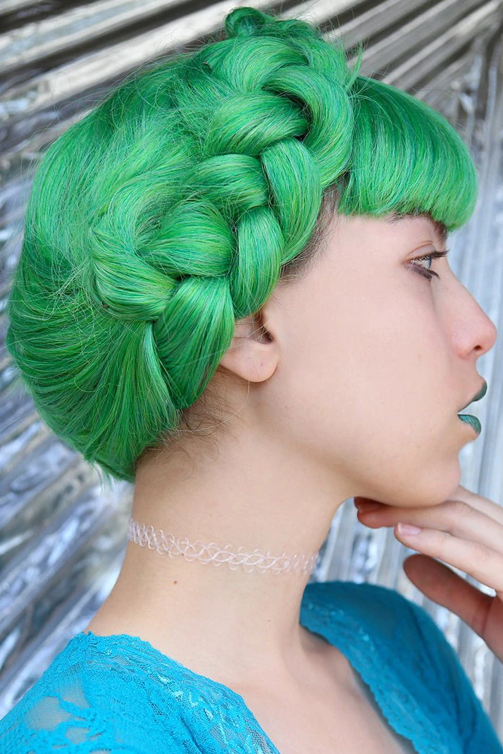 LEG AVENUE Green Misfit Wig - Image 4